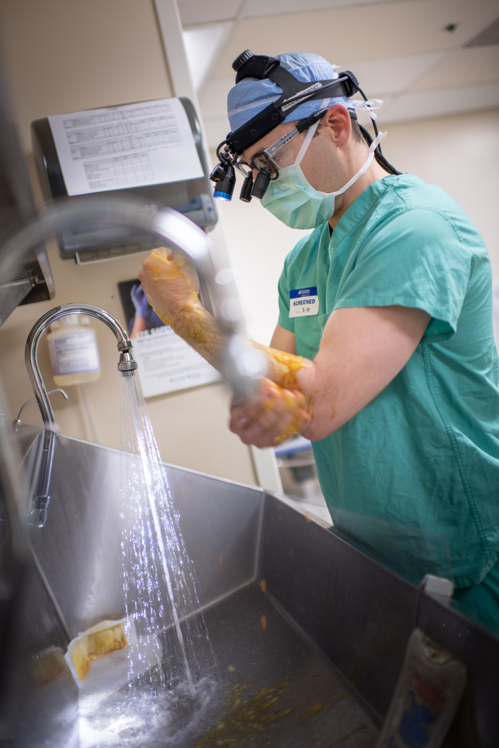Dr. Leidenfrost scrubbing in before an operation